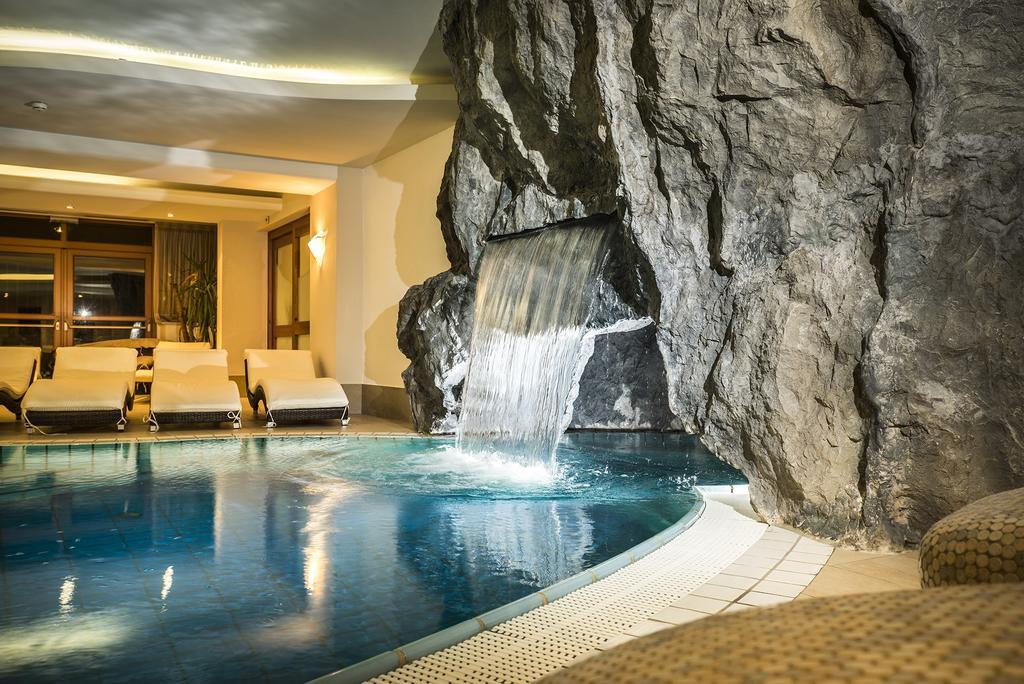 Hotel Jaegerhof Zams Buitenkant foto